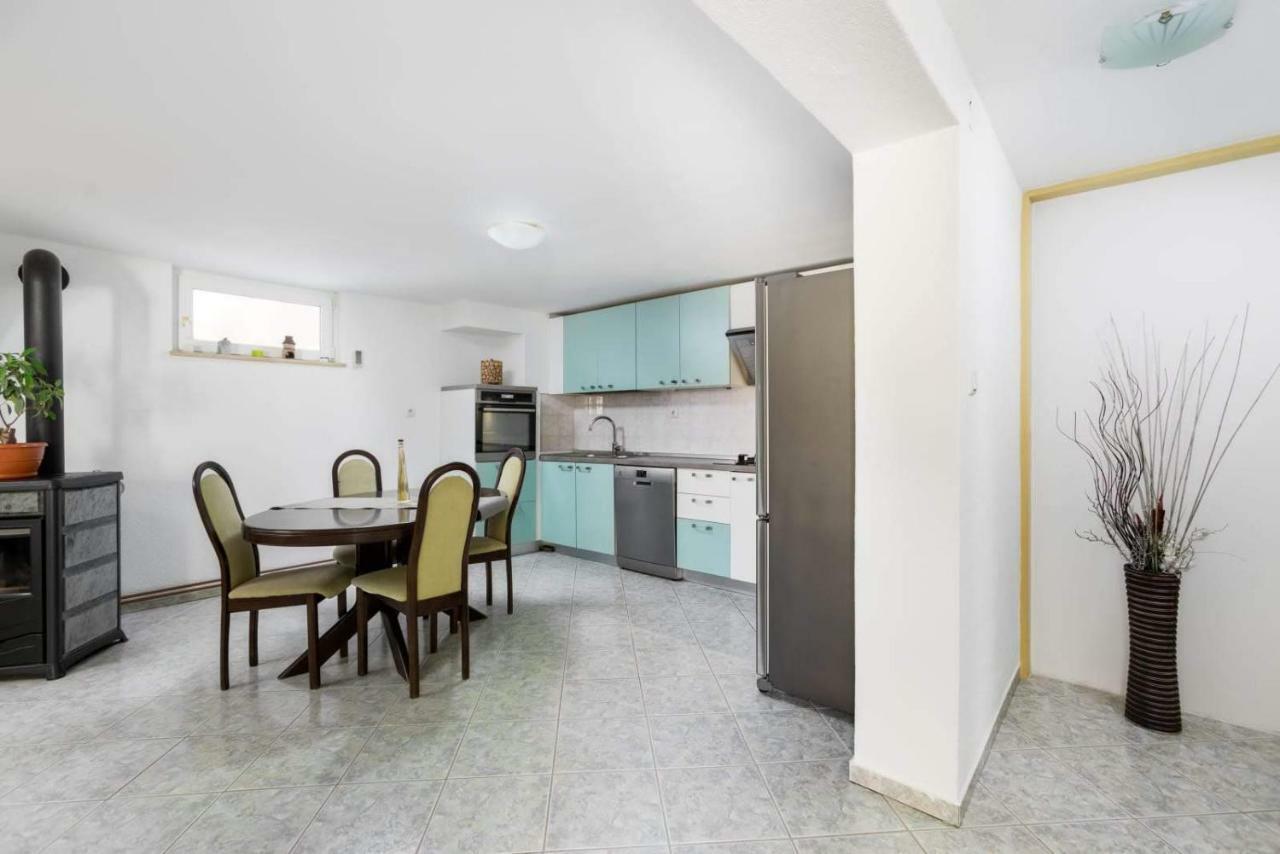 Apartmani Vinko Tribunj-Sovlje Tribalj Exterior foto