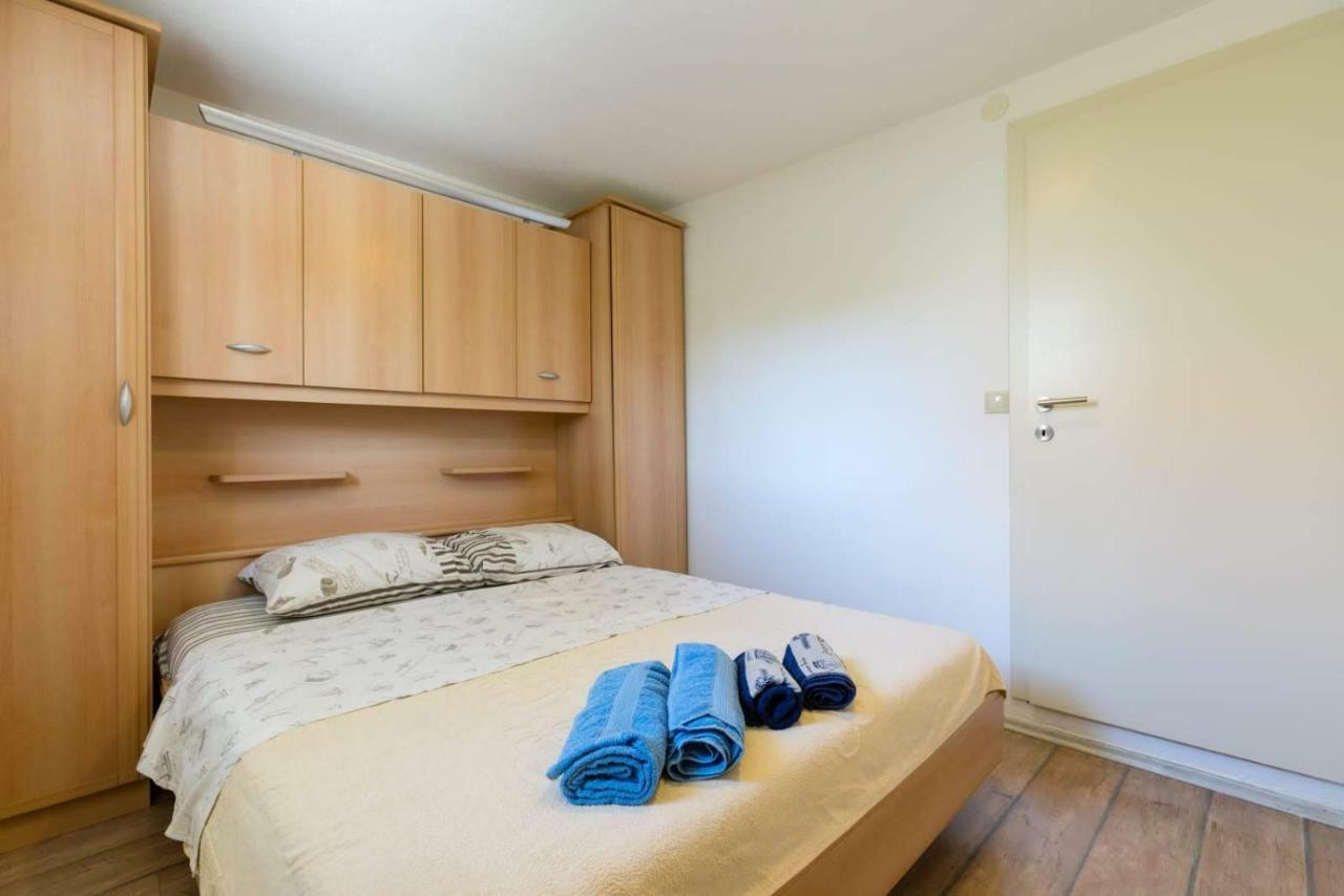 Apartmani Vinko Tribunj-Sovlje Tribalj Exterior foto