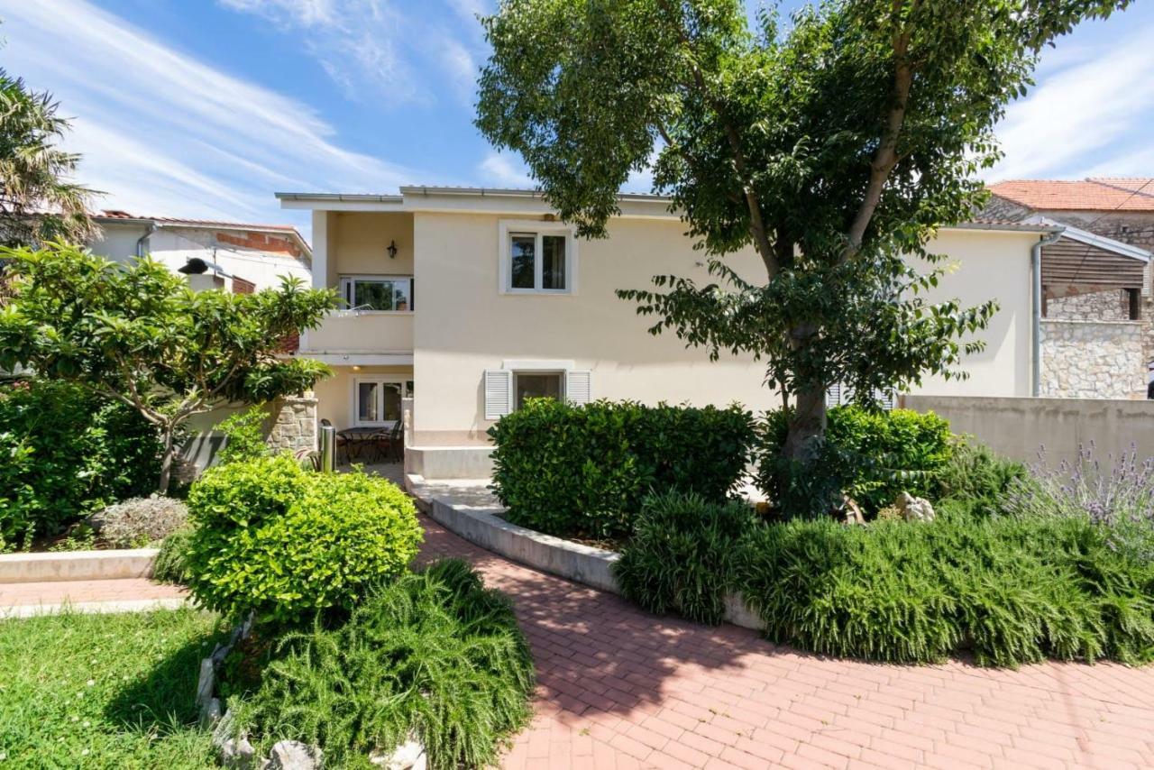 Apartmani Vinko Tribunj-Sovlje Tribalj Exterior foto
