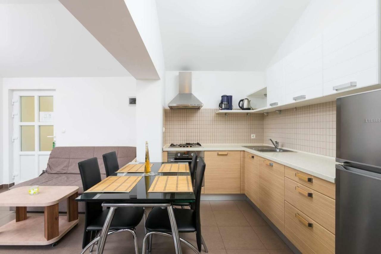 Apartmani Vinko Tribunj-Sovlje Tribalj Exterior foto