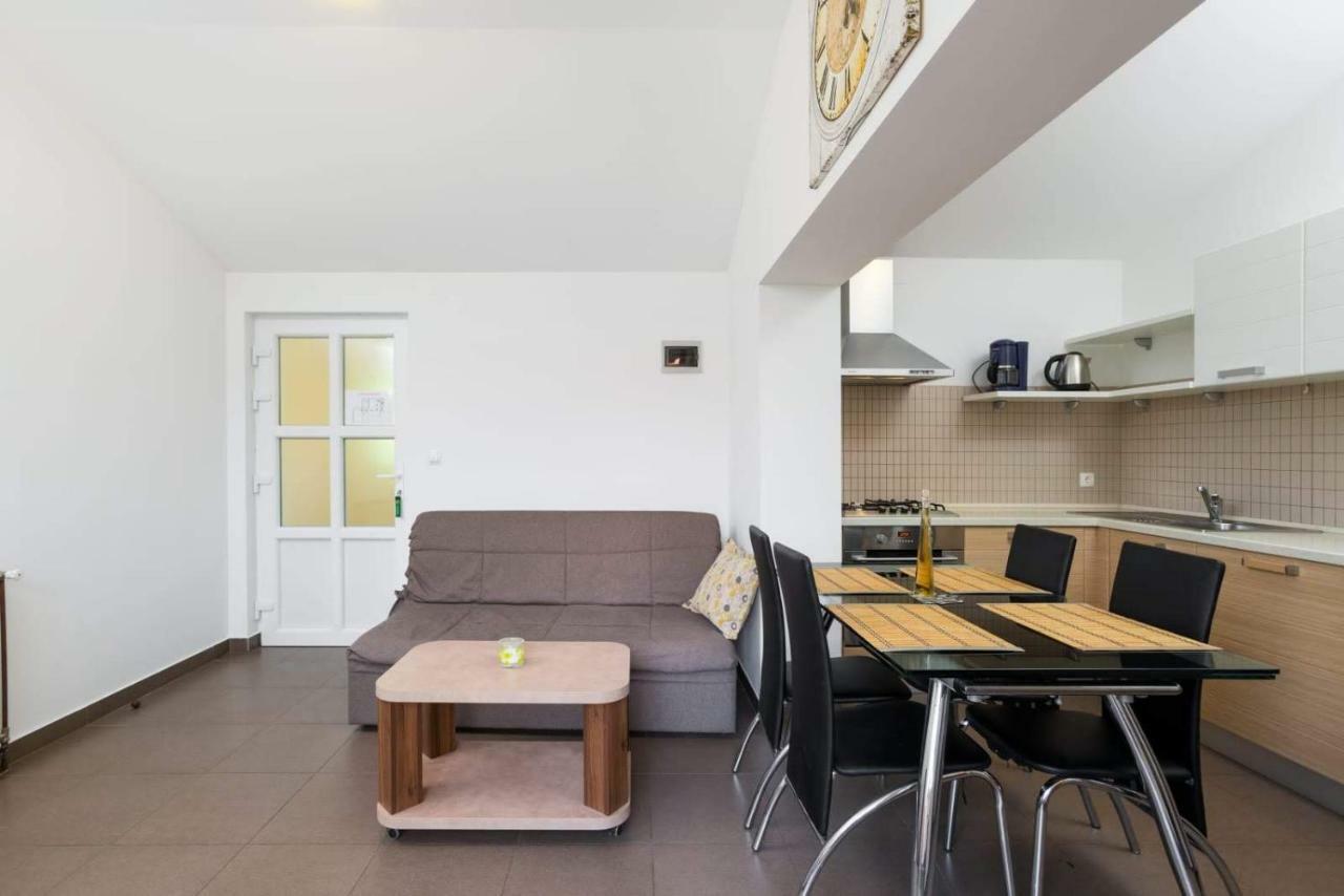 Apartmani Vinko Tribunj-Sovlje Tribalj Exterior foto